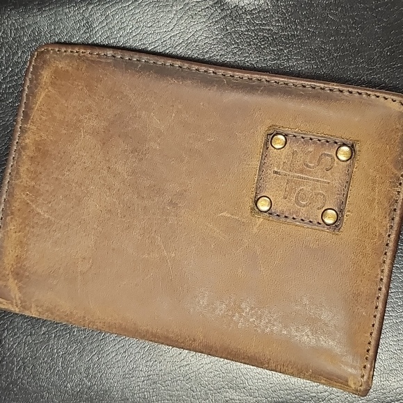 Baroness Magnetic Wallet - Picture 4 of 13